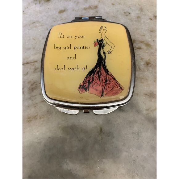 Art Deco Mirror Compact #unique compact #vintage mirror #stocking stuffer - Picture 4 of 9